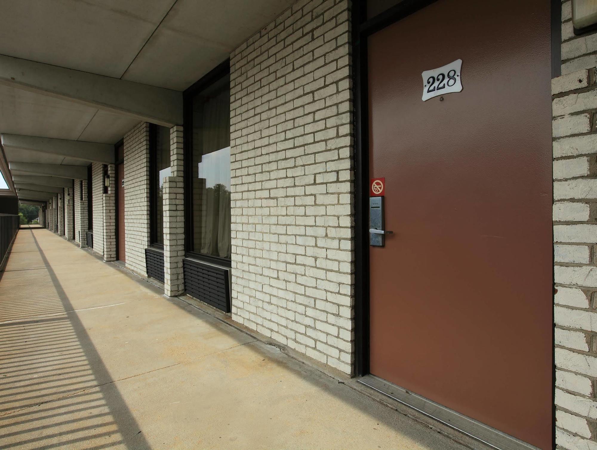 Americas Best Value Inn North Capital Raleigh Exterior foto